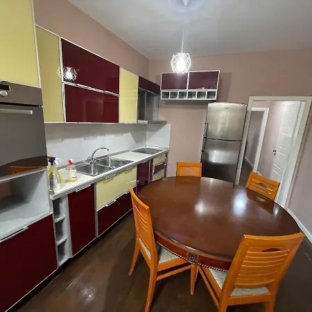 Klajdi Apartman *